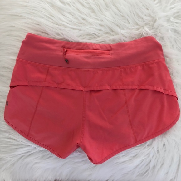 Lulemon Women’s Speed Up Short Like New - Picture 2 of 4